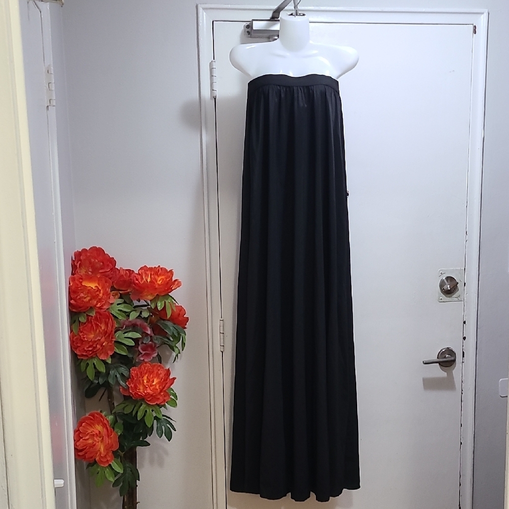 Elegant Black Strapless Maxi Dress